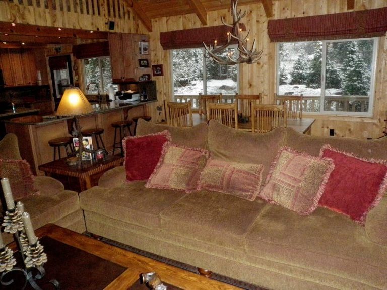 Nestled Cabin — photo 3